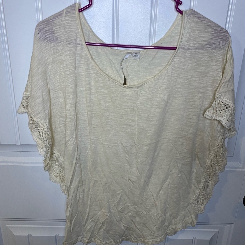 Lauren Conrad Cream Top with lace detail - Picture 3 of 7